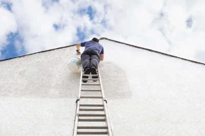 Peinture extérieure au Rove — façades et ravalement